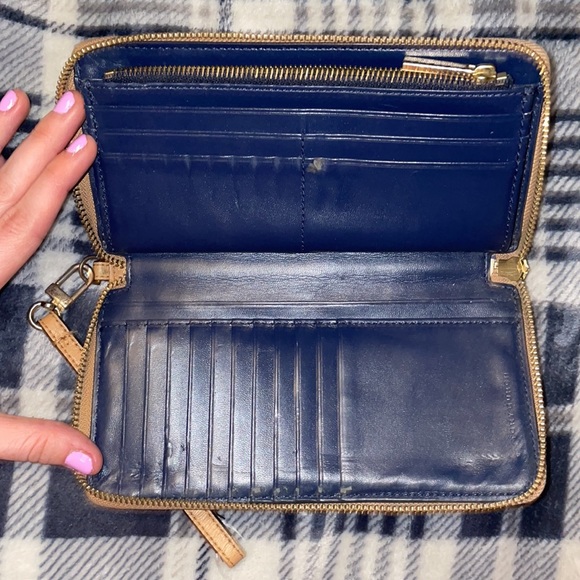 Tory Burch wallet - Picture 2 of 3